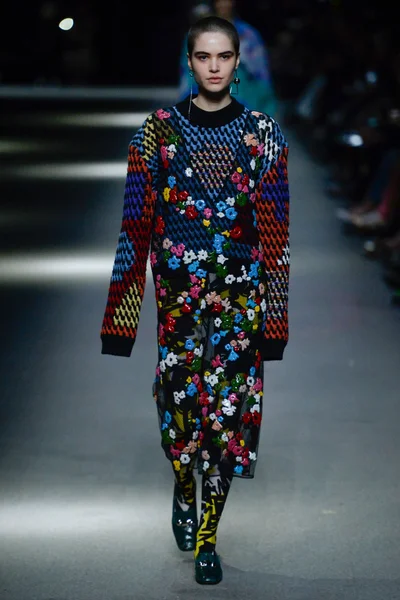 Look 2